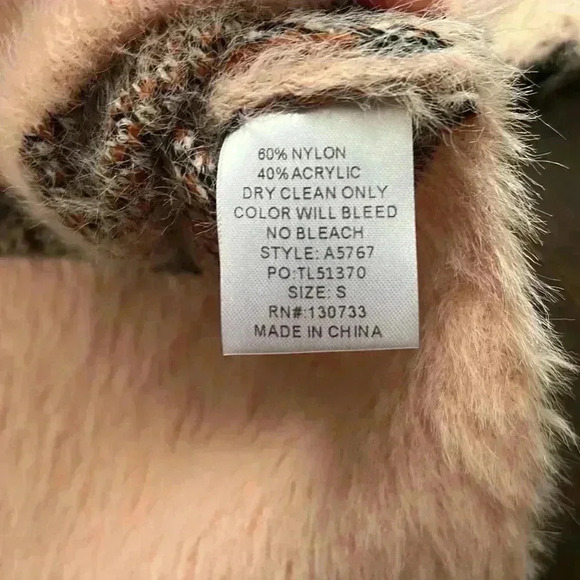 Umgee | Soft and fuzzy pink animal print pullover with puff  sleeves - Picture 12 of 13